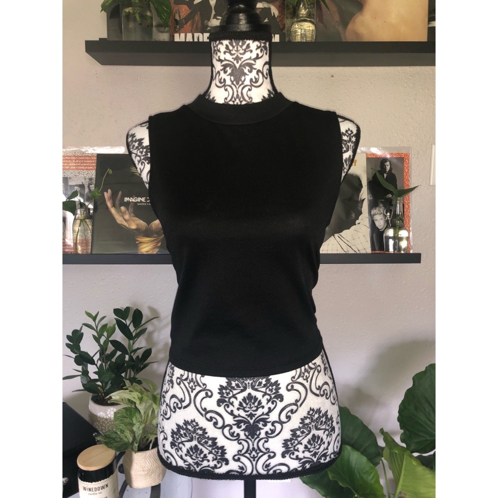 ⭐️Black Mock Neck Crop Tank Top